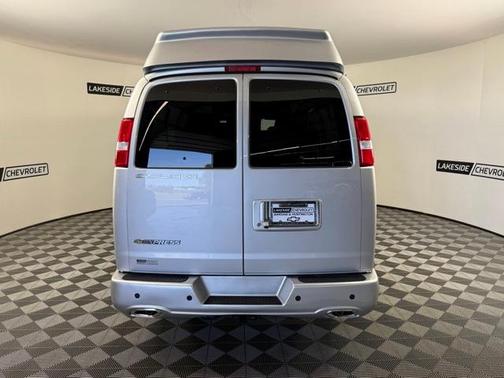 2025 Chevrolet Express 3500 Work Van