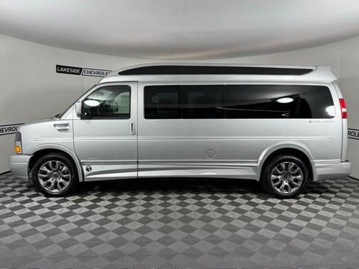 2025 Chevrolet Express 3500 Work Van