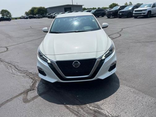 2022 Nissan Altima 2.5 SV