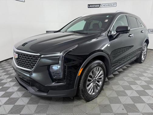 2025 Cadillac XT4 Premium Luxury