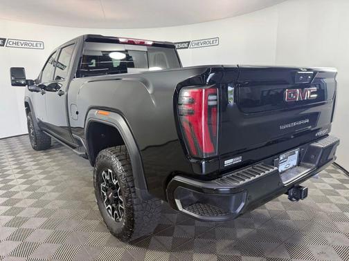 Onyx Black 2024 GMC Sierra 2500 AT4X