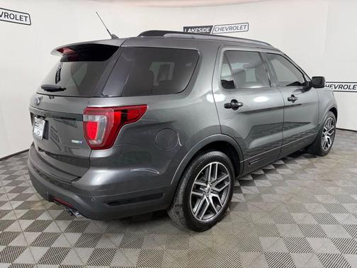 2018 Ford Explorer sport