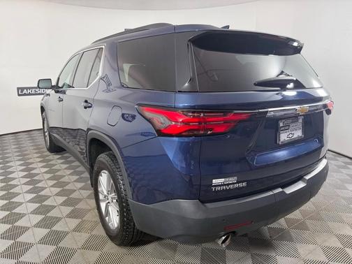 2022 Chevrolet Traverse LT Cloth