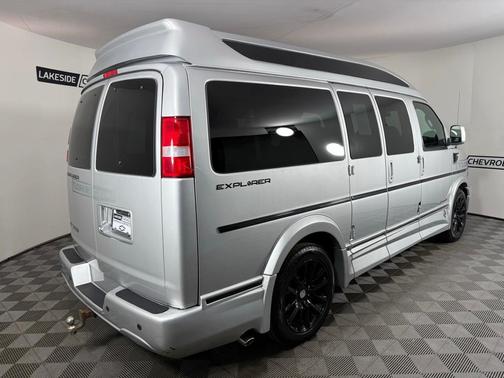 2021 Chevrolet Express 2500 LS