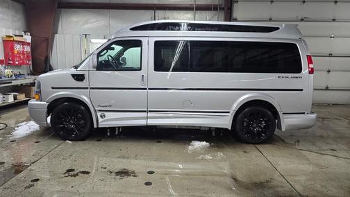 2021 Chevrolet Express 2500 LS