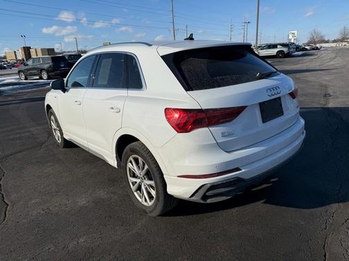 2025 Audi Q3 45 S line Premium