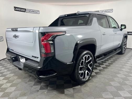 2025 Chevrolet Silverado EV RST