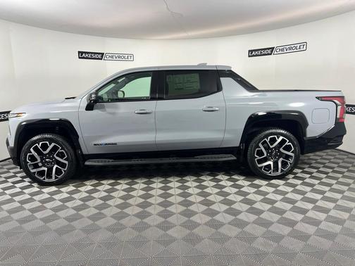 2025 Chevrolet Silverado EV RST