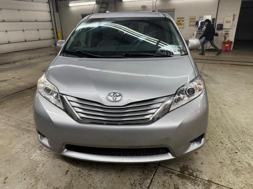 2015 Toyota Sienna L
