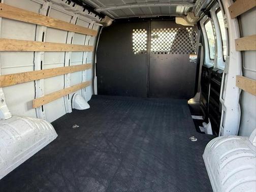 2023 GMC Savana 2500 Work Van