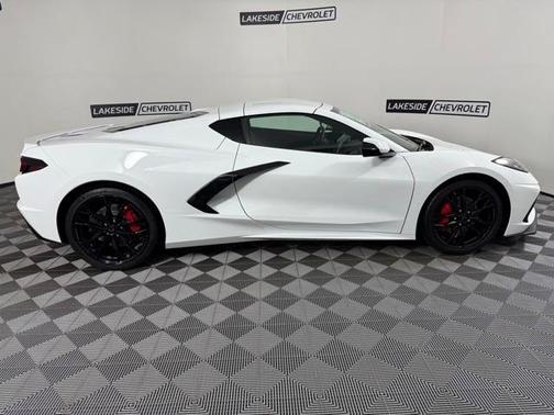 2026 Chevrolet Corvette Stingray w/1LT