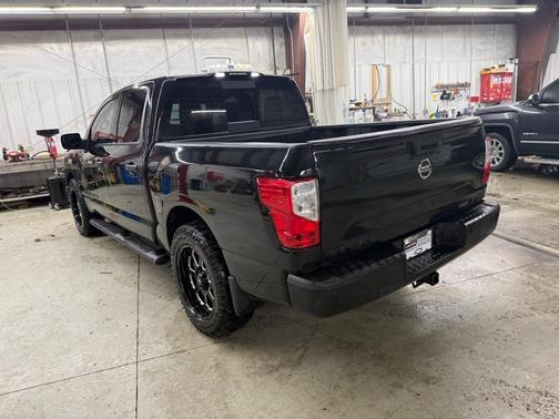 2018 Nissan Titan SV