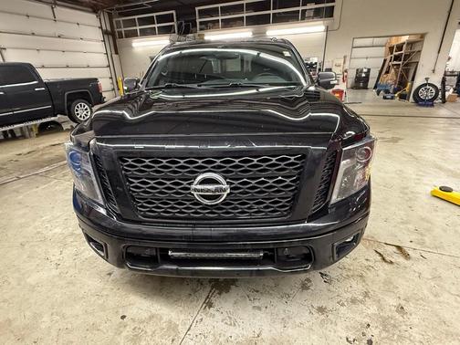 2018 Nissan Titan SV