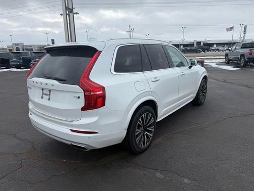 2020 Volvo XC90 T5 Momentum 7 Passenger