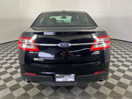 2018 Ford Taurus SEL