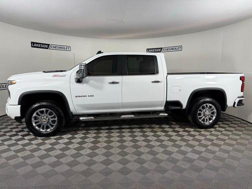Summit White 2025 Chevrolet Silverado 2500 LT