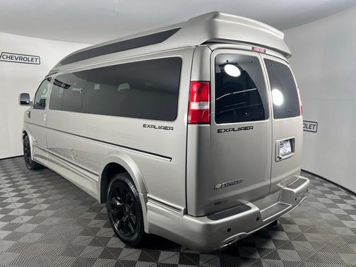 2025 Chevrolet Express 2500 Work Van
