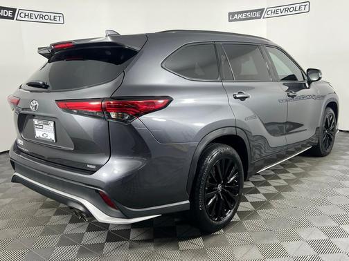 2023 Toyota Highlander XSE