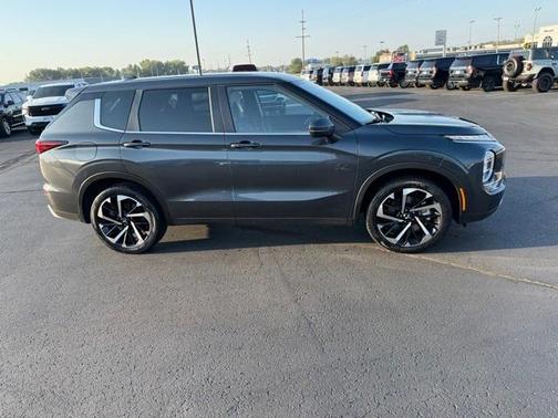 2024 Mitsubishi Outlander SE