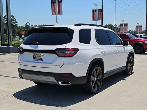 White 2025 Honda Pilot Touring