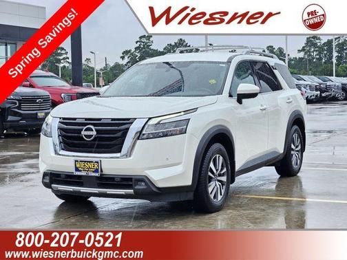 White 2024 Nissan Pathfinder SL