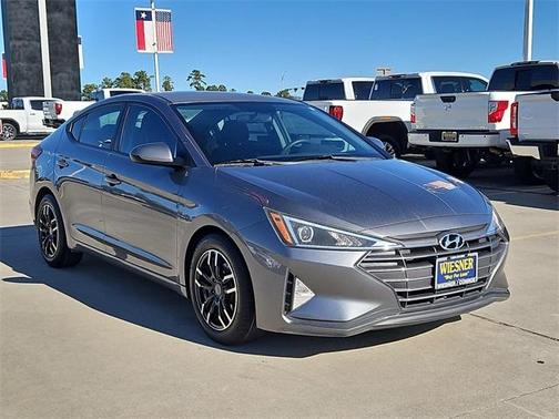 2019 Hyundai ELANTRA SE