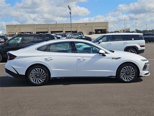 2026 Hyundai SONATA Hybrid SEL