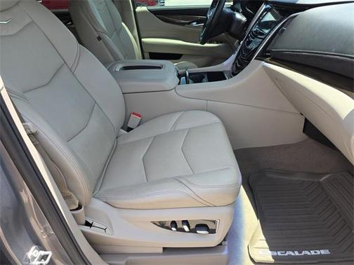 2019 Cadillac Escalade ESV Luxury