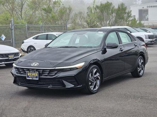 2026 Hyundai ELANTRA Limited