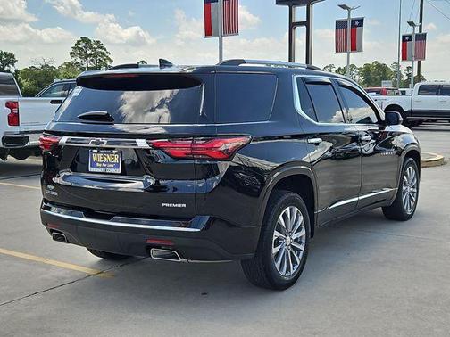 Black Metallic 2023 Chevrolet Traverse Premier