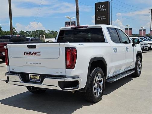 2022 GMC Sierra 1500 SLT