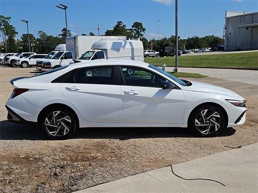 2025 Hyundai ELANTRA HEV SEL Sport