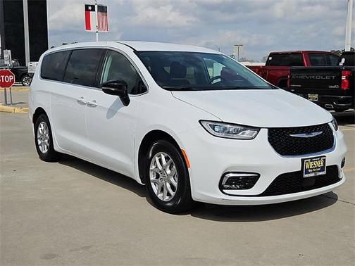 2024 Chrysler Pacifica Touring-L