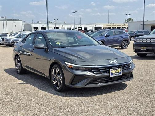 2025 Hyundai ELANTRA Limited