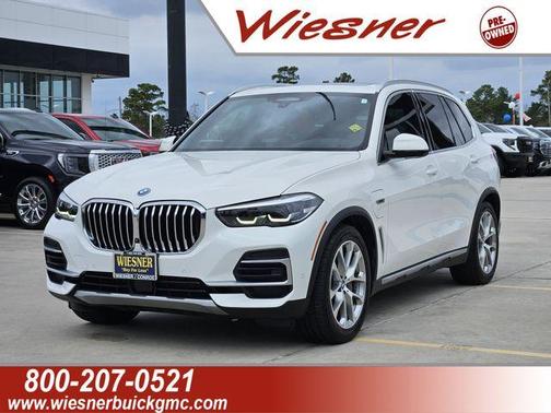 Alpine White 2022 BMW X5 PHEV xDrive45e