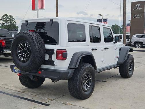 Bright White Clearcoat 2025 Jeep Wrangler Rubicon