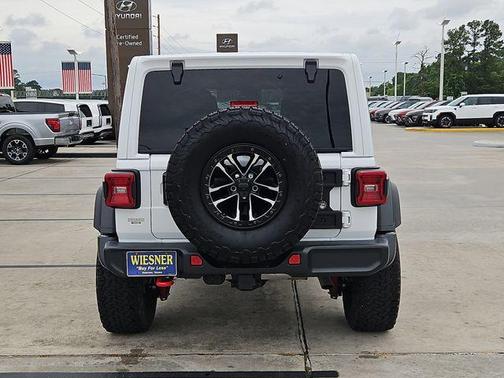 Bright White Clearcoat 2025 Jeep Wrangler Rubicon