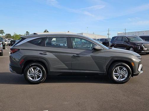 Hampton Gray 2026 Hyundai TUCSON SE
