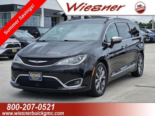 Brilliant Black Crystal Pearlcoat 2018 Chrysler Pacifica Limited