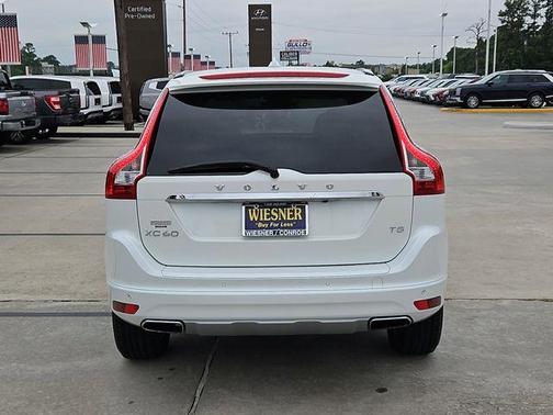 Crystal White Pearl 2016 Volvo XC60 T5 Premier