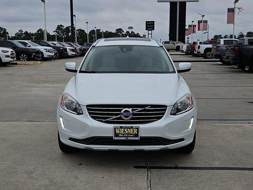 Crystal White Pearl 2016 Volvo XC60 T5 Premier