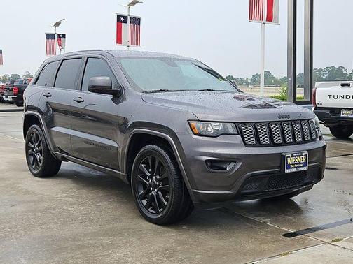 Granite Crystal Clearcoat Metallic 2018 Jeep Grand Cherokee Altitude
