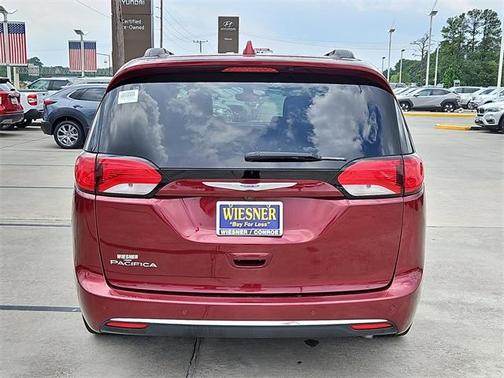 2017 Chrysler Pacifica Touring-L
