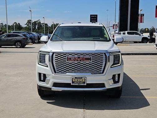 White Frost 2022 GMC Yukon XL Denali