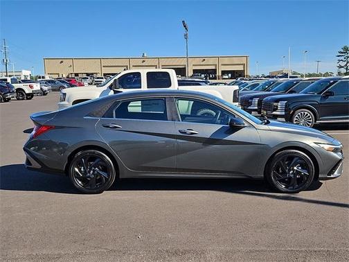 2026 Hyundai ELANTRA SEL