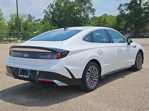 2025 Hyundai SONATA Hybrid SEL