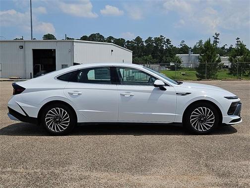 2025 Hyundai SONATA Hybrid SEL