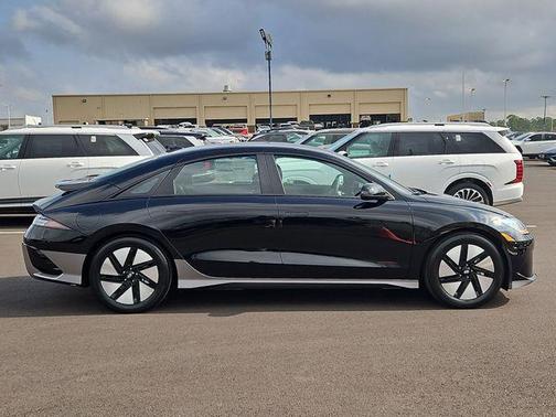 Onyx Black 2025 Hyundai IONIQ 6 SE