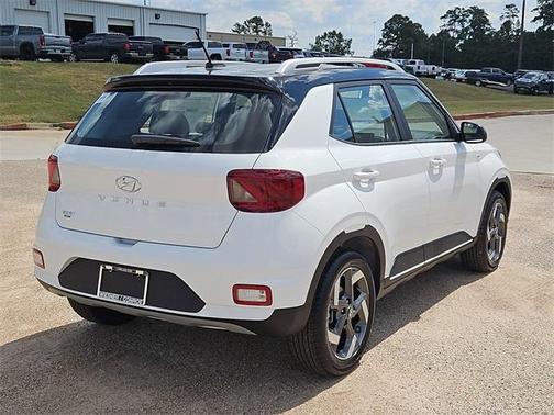 2025 Hyundai VENUE Limited