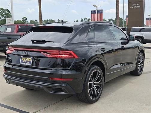 2022 Audi Q8 55 Premium Plus